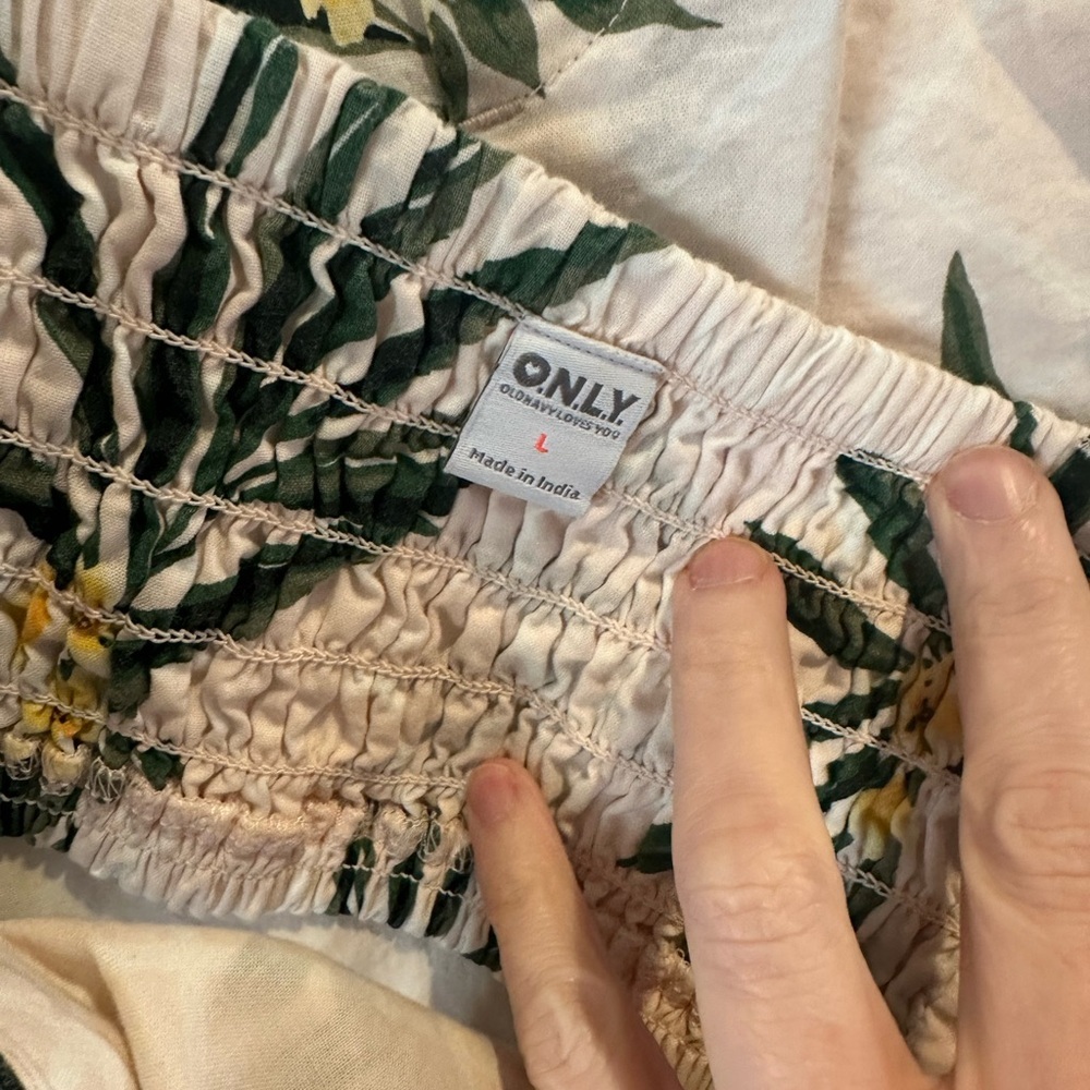 Old navy cotton Leaf Patterned Blouse, shorts, bralette - Picture 5 of 9